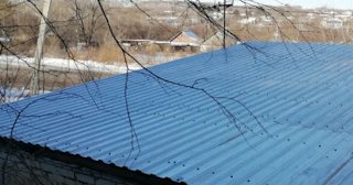 Демонтаж поликарбоната с крыши в Полевском - услуги по доступной цене от 611 рублей